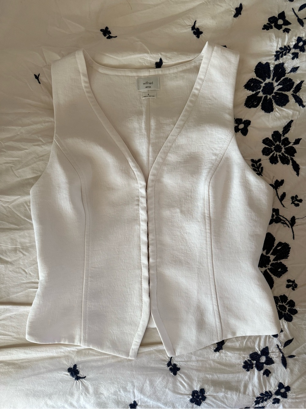 Aritzia attire vest